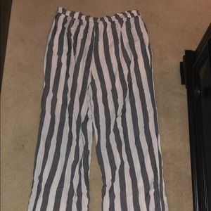 AEO Long Black and White Soft Flowy Pant